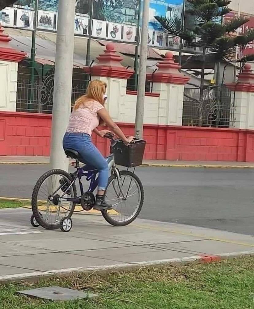 #NoMeTrajeron mi bici los #ReyesMagos  😢🤭  🤣🤣🤣🤭<a href="/MiracledrougC/">C.miracledroug</a> <a href="/alexosule/">Alex Sulé 👩🏻‍🌾</a>