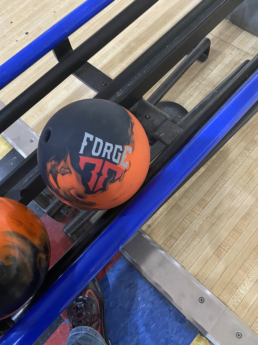 Scott_C300's tweet photo. Getting ready to test this thing out!! @MotivBowling #ForgeFlare https://t.co/8UK1R4uiCc
