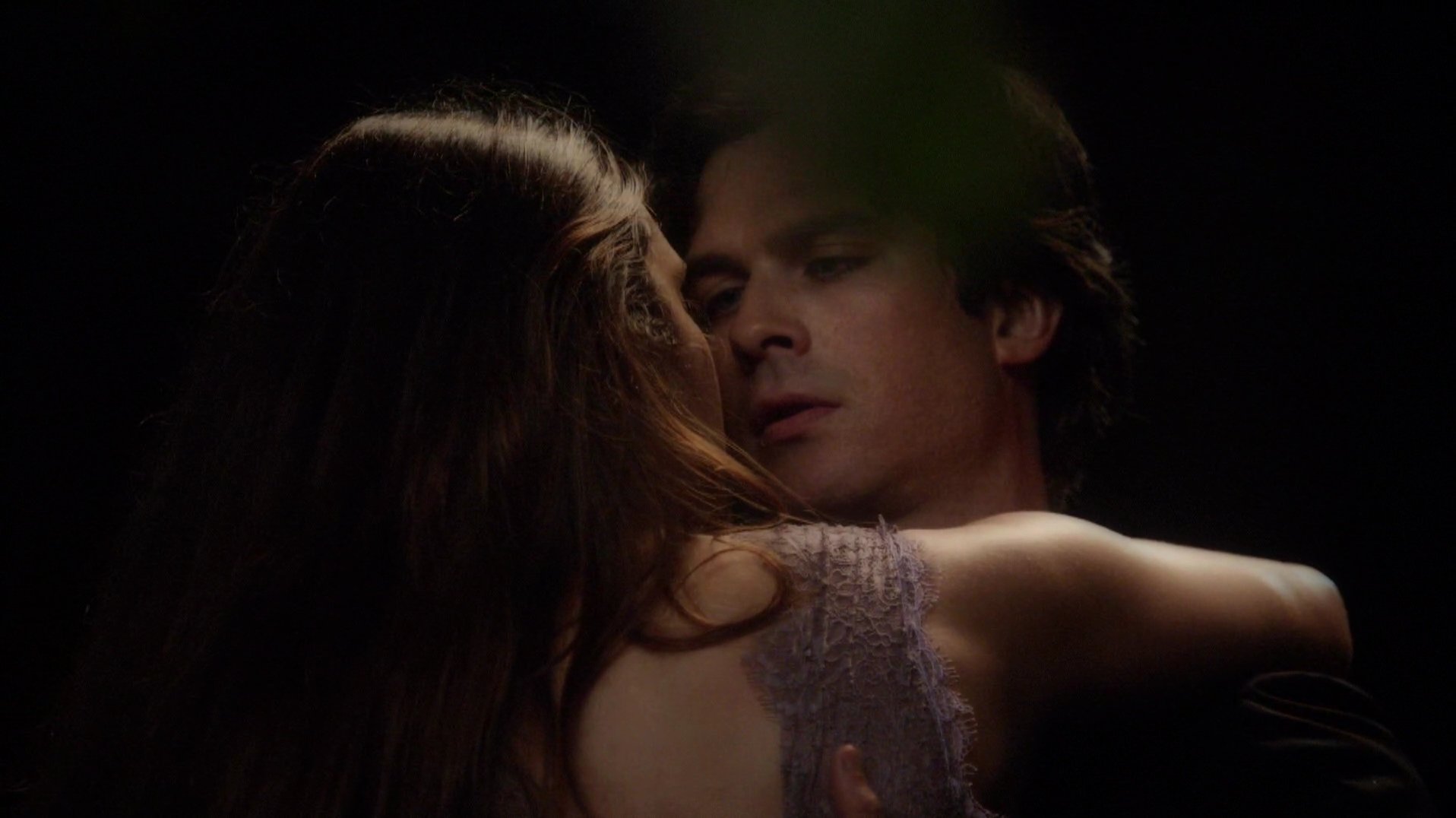 Clare Fettarappa  nackt