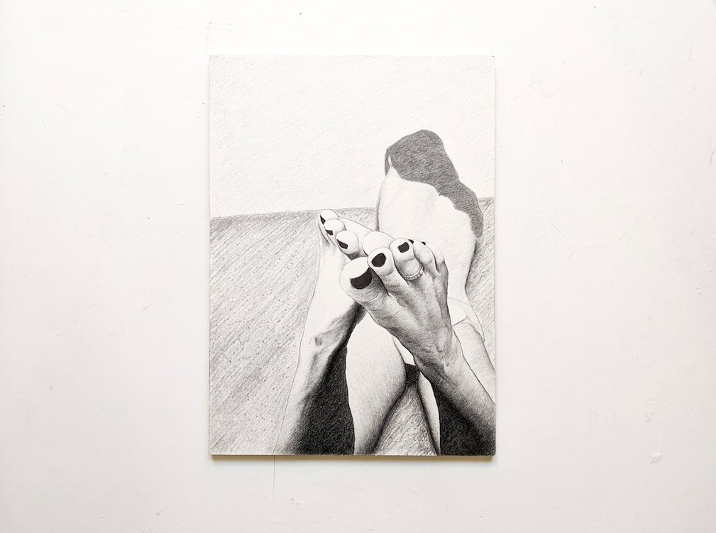 GiuseppeAllett1's tweet photo. Feet n.5
#graphite on #panel
30x40cm
2020
#drawing #drawk #culture #philadelphia #eroticart https://t.co/hSVGcZ6Gxl