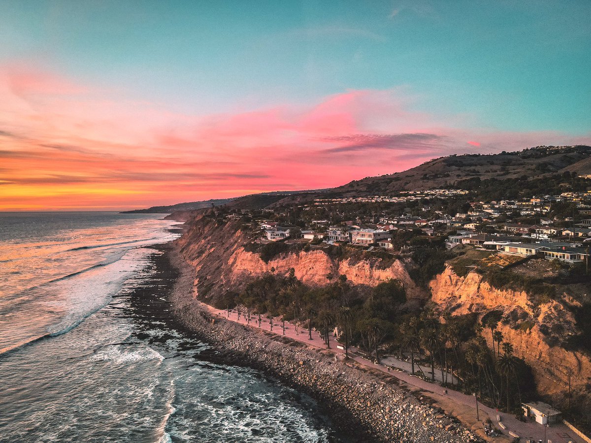 Cali Sunset
#californiasunset #dronephotography #photography #PhotographyIsArt #photographers #droneshoots #dji #ocean