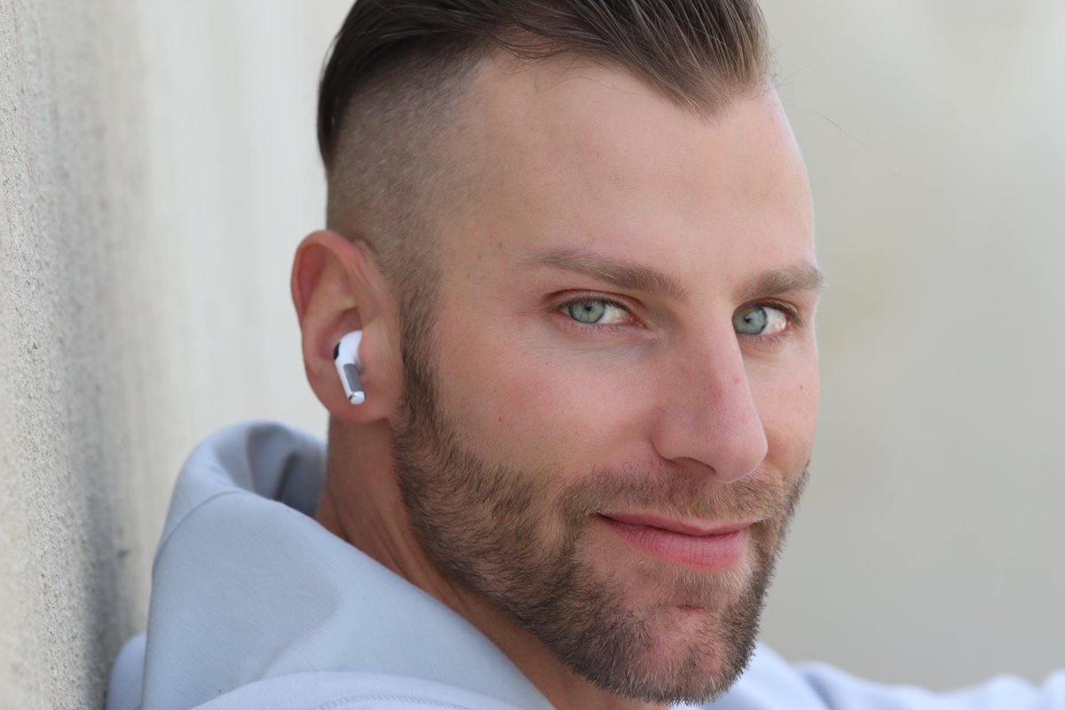WaveBlockTech's tweet photo. “Something I’m super passionate about is reducing emf radiation whenever possible 🙏 Thankfully @waveblocktech was created to fit perfectly on our AirPods to block radiation from hitting our brain👀 I love this concept and wanted to share with y’all!”- @timmcconsey #WaveBlock https://t.co/mZJ383F040