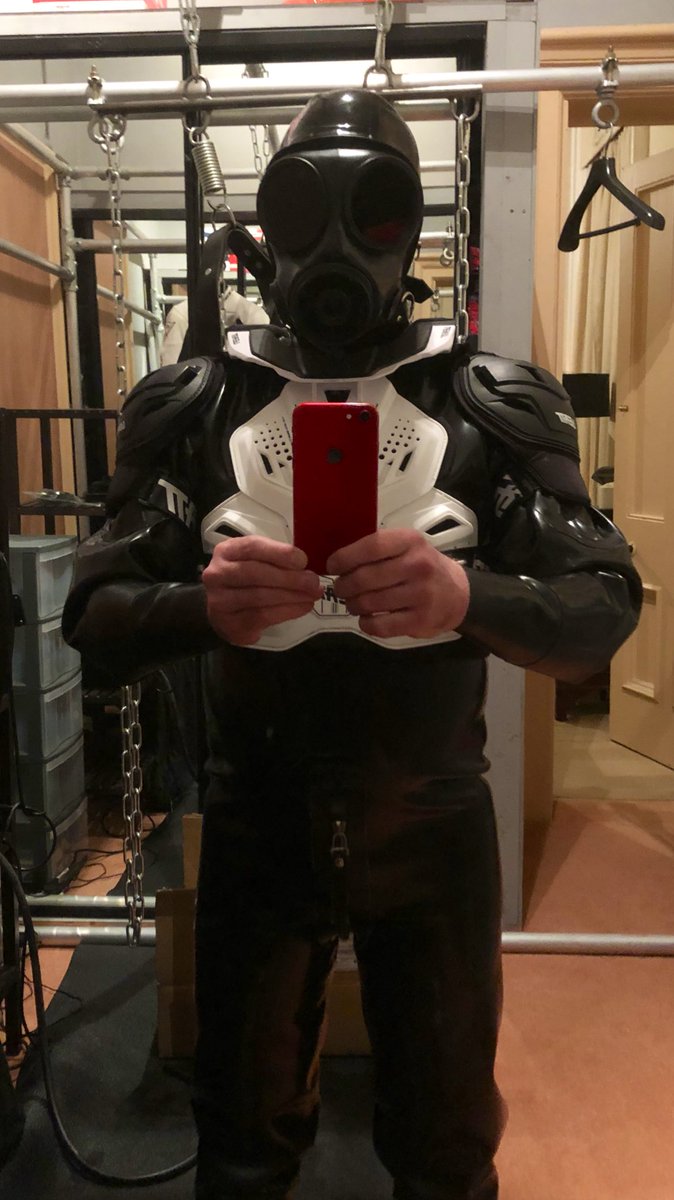 Rubpup2's tweet photo. Time for some rubber fun #rubbersuit #rubberdrone #s10 #mxgear https://t.co/UA6QFnAKFD