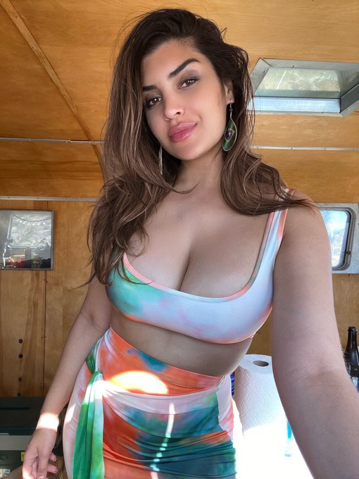 Love this throwback photo #joshuatree https://t.co/NnPKBwzYO0<a href="/tag/joshuatree"class="tags">#joshuatree</a>