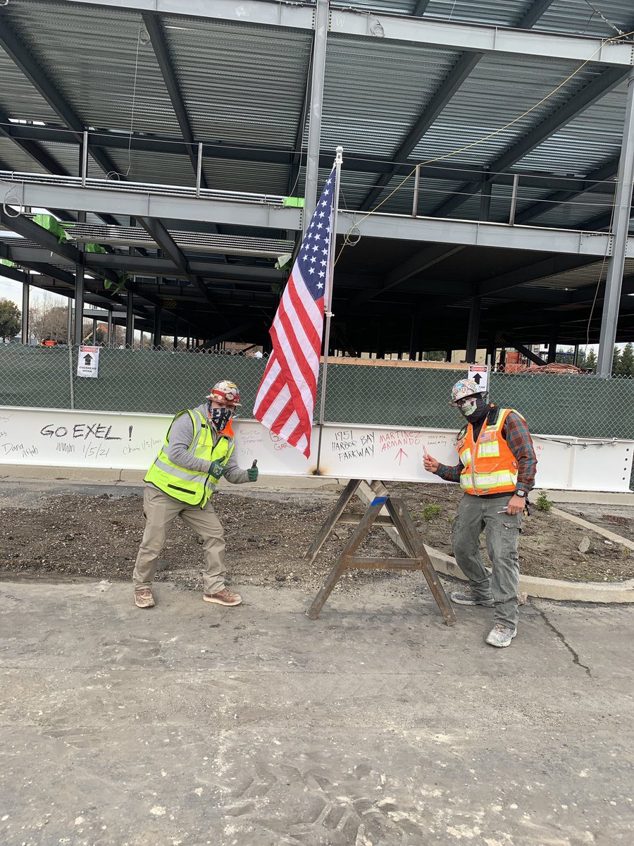 jcook_22's tweet photo. The 1951 Harbor Bay Parkway project raised the celebratory final steel beam on Wednesday January 7, 2021.  While this ‘topping off’ celebration was scaled back, we appreciate the teamwork and effort from all project participants no less. @pankowbuilders @brick_arch @TippingSE https://t.co/MbvbXAo0Zq