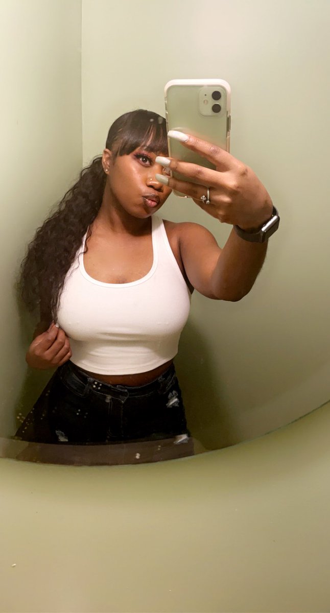 Shortie_queen's tweet photo. Happy Born day to me ✨💋 thankful for the well wishes and continued life. Truly blessed and grateful 🙏🏾 #chapter24 https://t.co/mkUfdmycEb