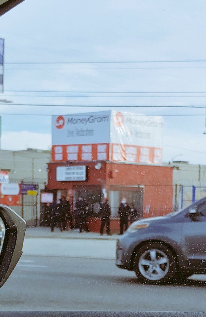 MotorheadRyan's tweet photo. Stay clear of #labreablvd and #veniceblvd ... @LACoScanner @damonheller
@BHScanner https://t.co/pench6uM5X