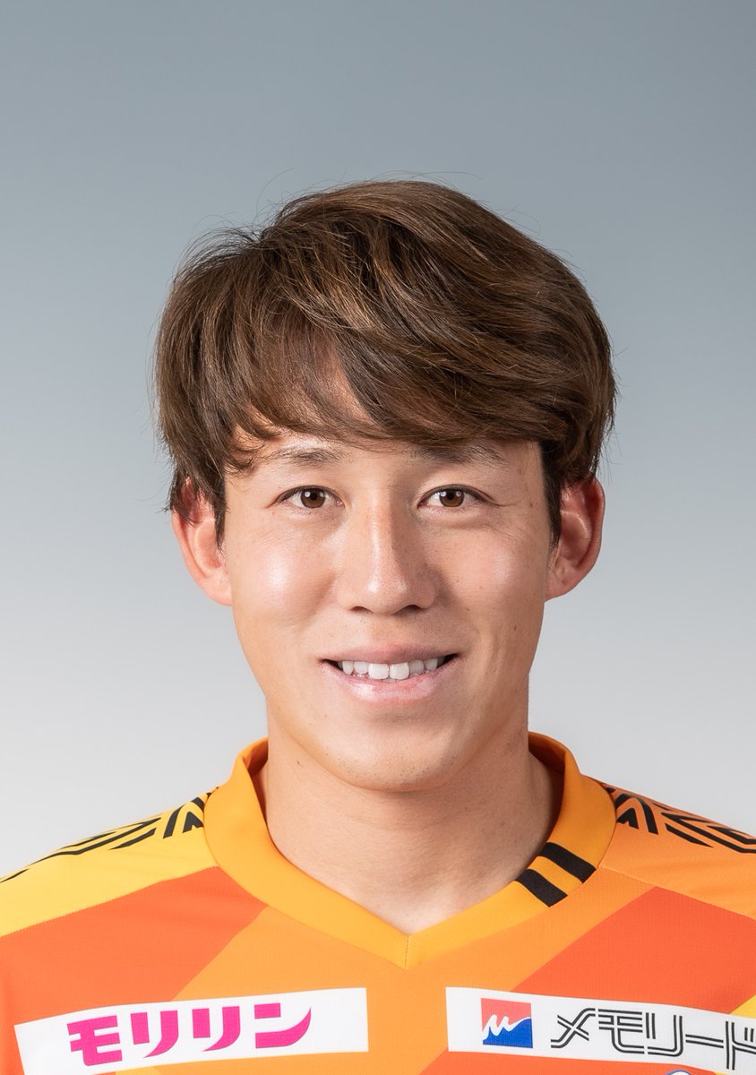 v_varenstaff's tweet photo. 【高木和徹選手 期限付き移籍期間延長のお知らせ】
Ｖ・ファーレン長崎は、清水エスパルスから期限付きで加入していた #高木和徹 選手の期限付き移籍期間延長が決定しましたので、お知らせいたします。
⬇️高木和選手コメント
https://t.co/hMZau5ukqN
#vvaren https://t.co/mhOqLvKYAy