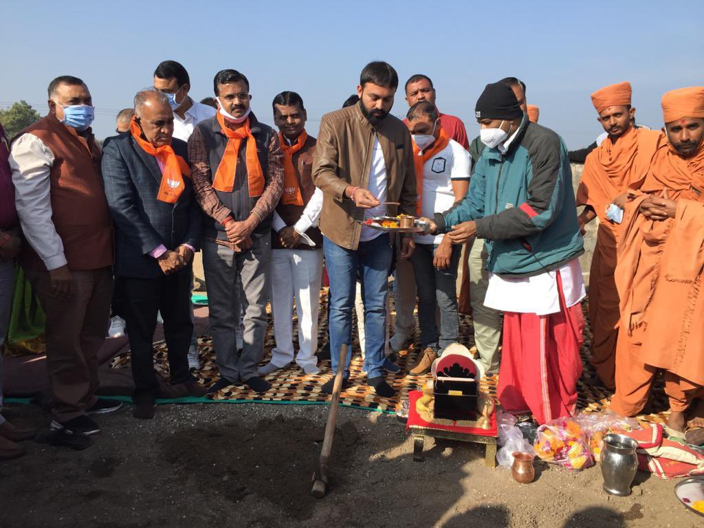 ijayeshradadiya's tweet photo. રાજકોટ જીલ્લાના કોટડાસાંગાણી તાલુકાના રામોદ ગામે રાજ્ય સરકાર દ્વારા રૂ. ૨ કરોડના ખર્ચે નિર્માણ થનાર રીવરફ્રન્ટના કામનુ ખાતમુહુર્ત . https://t.co/EAckY6sDiq