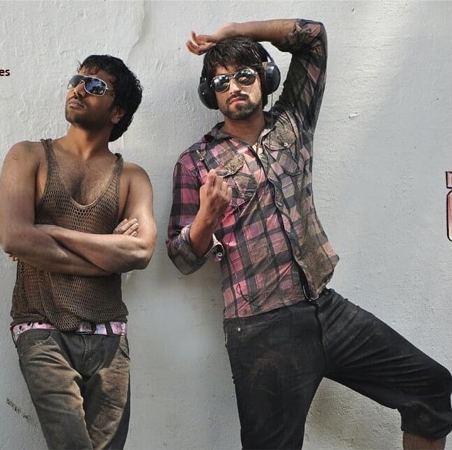 SathishNinasam's tweet photo. ಹುಟ್ಟು ಹಬ್ಬದ ಶುಭಾಶಯಗಳು ಗೆಳೆಯ.
ಬಹುದೊಡ್ದ ದಾರಿಯಲ್ಲಿ ನಿನ್ನ ಹೆಜ್ಜೆಗುರುತುಗಳು ಅಳಿಯದೇ ��ಳಿಯಲಿ🥳🥳🥳
@TheNameIsYash https://t.co/GIR24Np4PO