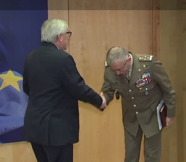 F0STRE's tweet photo. Symbolism will be their downfall: Graziano (L) bowing to the Emperor, (R) blessed by the Bishop #RomanEmpire #Italianjob #Italygate #ObamaDidIt #VaticanDidIt #Conte #Renzi #europeanunion_stop_lying https://t.co/vhRDs6BYjc