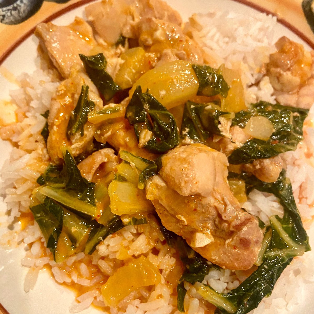CeliacPress's tweet photo. Thai coconut chicken curry 🥥 #glutenfree #dairyfree featuring a #lowoxalate sub of bok choy 🥬 greens instead of spinach https://t.co/1xKNgG0Lv8
