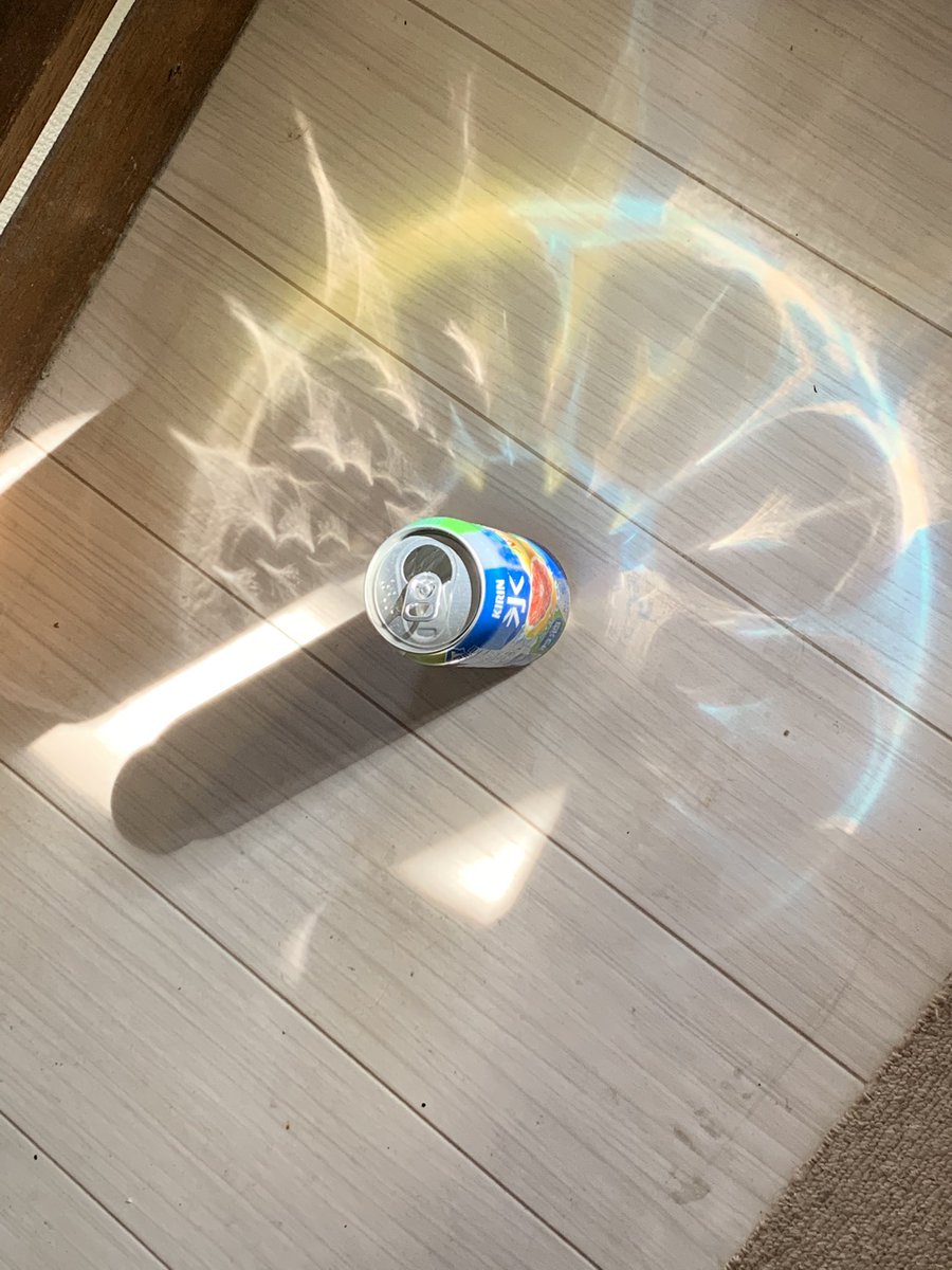 氷結グレープフルーツを捨てようとしたら 突然氷魔法を唱え出した かっこいい すっげぇぇえ 厨二感 Togetter 氷結グレープフルーツを捨てようとしたら 突然氷魔法を唱え出した かっこいい すっげぇぇえ 厨二感 Togetter