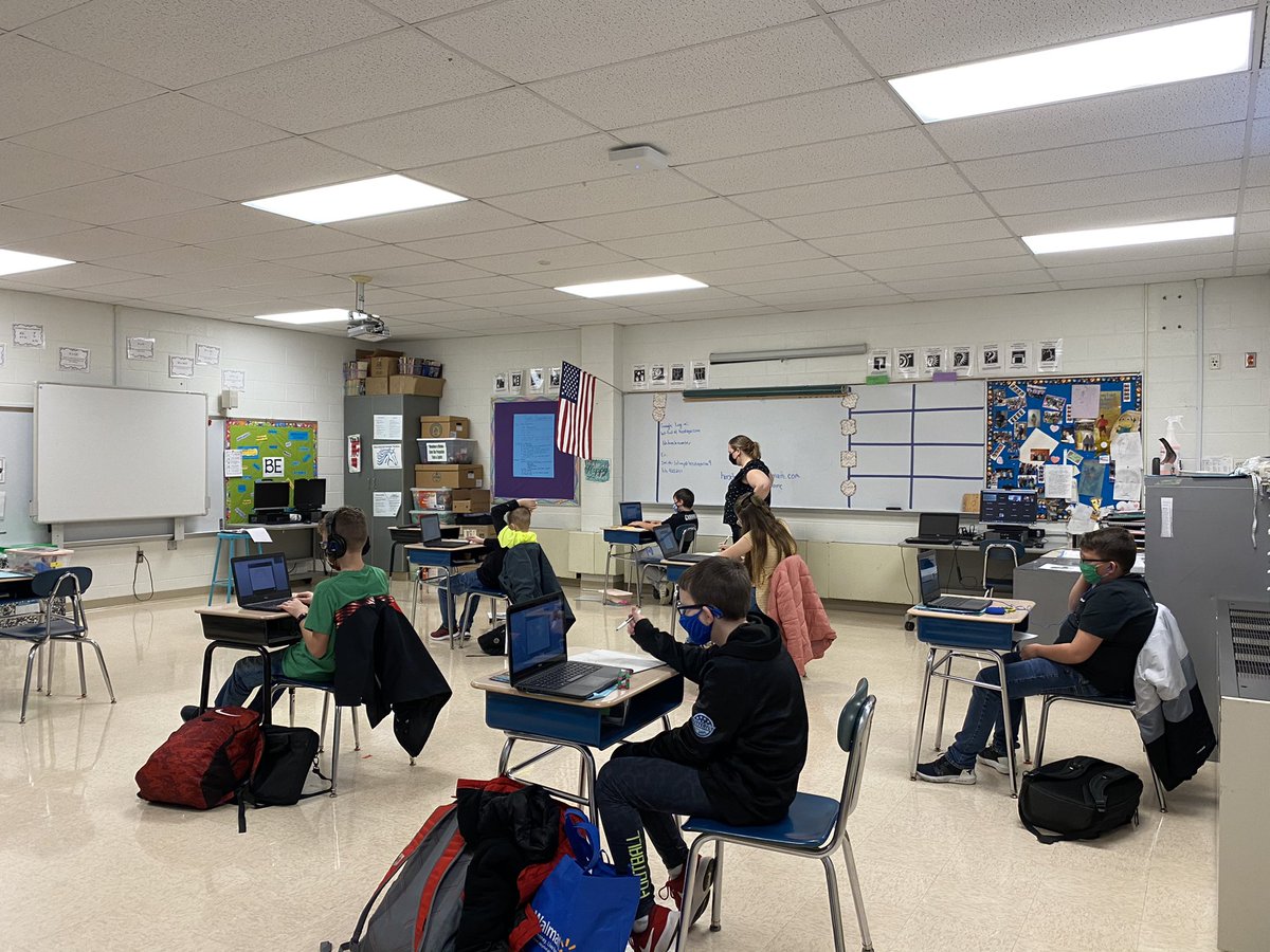 robin_doubrava's tweet photo. Good Morning from the Intermediate/Middle School complex and WELCOME BACK STUDENTS!!  We’ve missed you!!! https://t.co/6Bel7VP03l