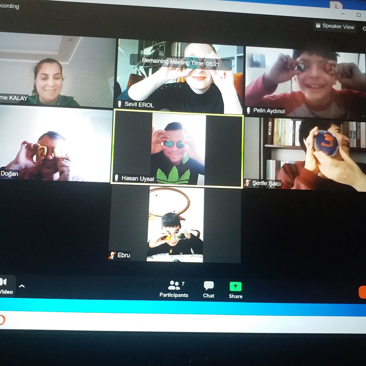 sevilerol47's tweet photo. eTwinning Fısıldayan Renkler Projesi Mersin Grubu olarak online taş boyama etkinliğimizi gerçekleştirdik☘️@MersinMEM @AdemKoca46 @yenisehirmem_33 @kamilyilmaz33 @serbulentsevdi @MikailEREN33 @eTwinningMersin @eTwinningDestek @RenklerF @Aydinlikevlerio @IlkokuluUlger @HPolatozel https://t.co/iSc5IJDX2B