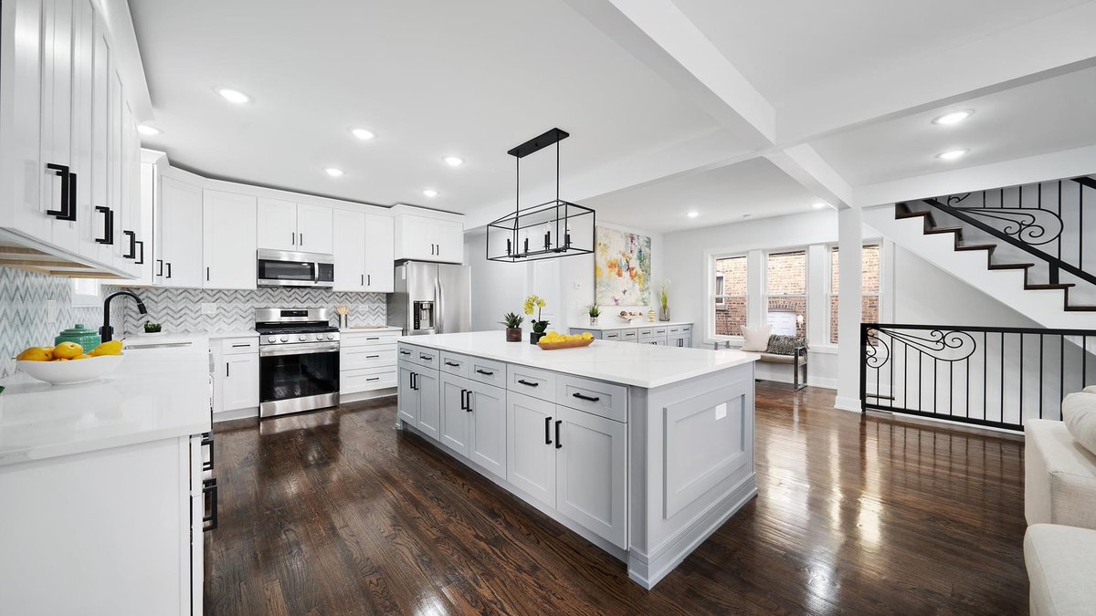 miguelaranda84's tweet photo. New Listing available now in Portage Park. Pictures came out great for this one!
#Padscouts #ForSale #home #Homebuyer #FirstTimeHomeBuyer https://t.co/6237oPajmF