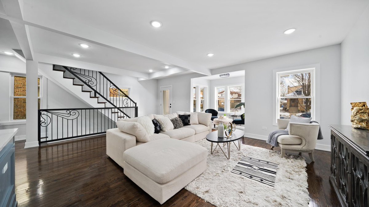 miguelaranda84's tweet photo. New Listing available now in Portage Park. Pictures came out great for this one!
#Padscouts #ForSale #home #Homebuyer #FirstTimeHomeBuyer https://t.co/6237oPajmF