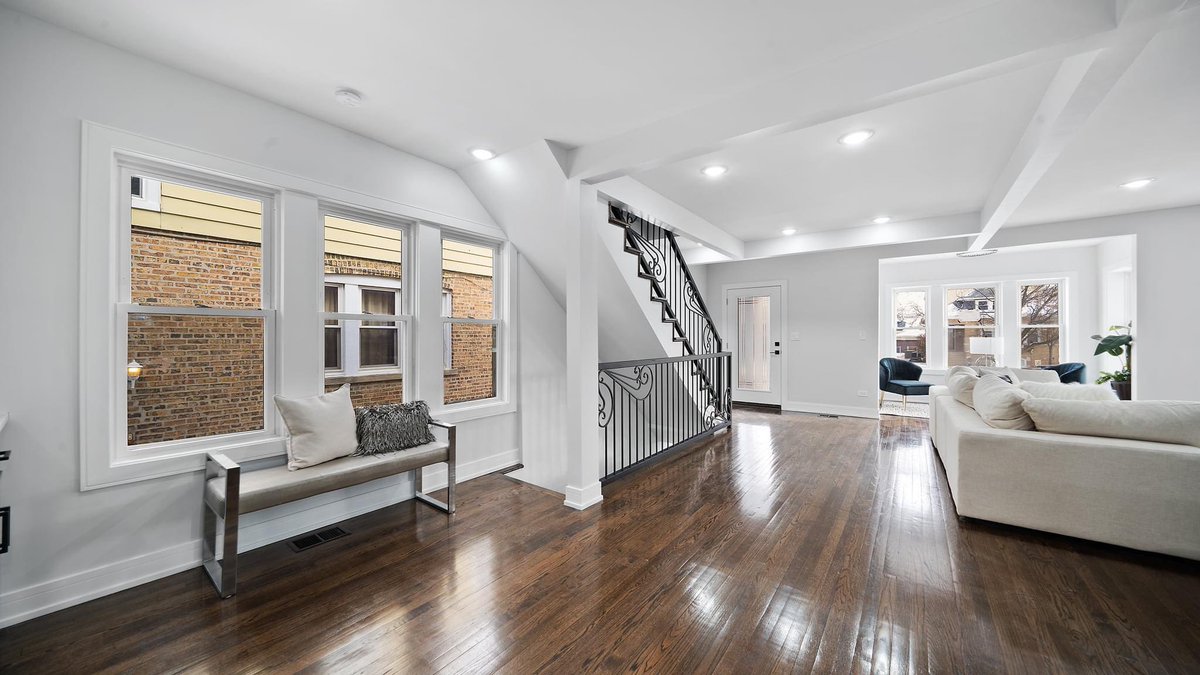 miguelaranda84's tweet photo. New Listing available now in Portage Park. Pictures came out great for this one!
#Padscouts #ForSale #home #Homebuyer #FirstTimeHomeBuyer https://t.co/6237oPajmF