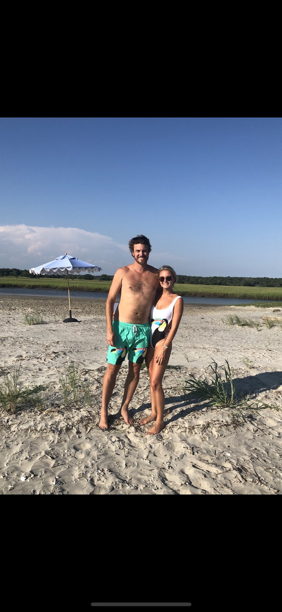 Shep Rose on Twitter: "If you guys are sick of watching news. A new episode  of #SouthernCharm is on in 22 min on @BravoTV ! Here's a picture from the  episode. Spoiler