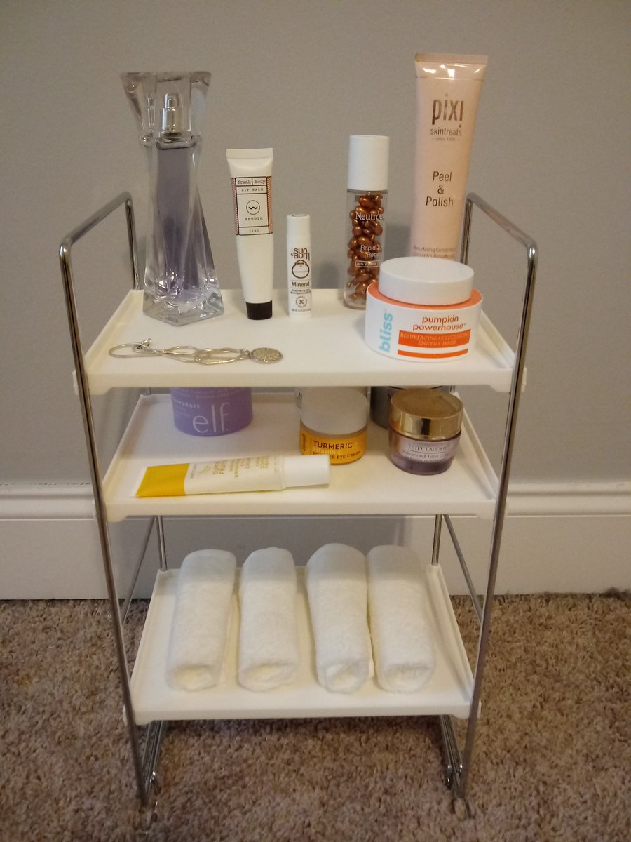 block_heels's tweet photo. New skincare shelfie!
#Skincare2021 #Bliss #FrankBody #Pixi #elf #SweetChef
@frank_bod @PIXIBeauty https://t.co/3ejnjoRCpC