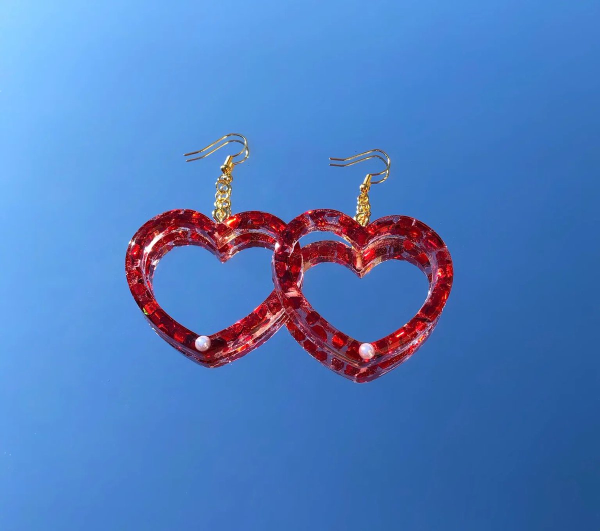 evensweetershop's tweet photo. here are some of the heart earrings that are available in the shop right now!! 🥺❤️✨ perfect for valentine’s day!!! https://t.co/EjMwz0bUL4