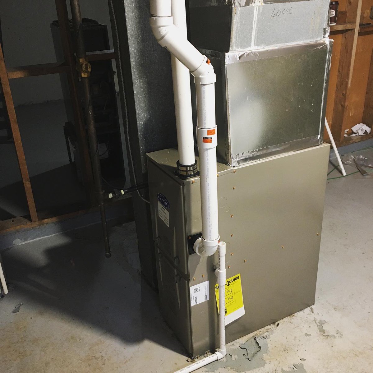 EMC_Elevated's tweet photo. A few slick Carriers in and running fine! #yeghvac #yegplumbers #niceandtoasty https://t.co/5cjEFfbvot