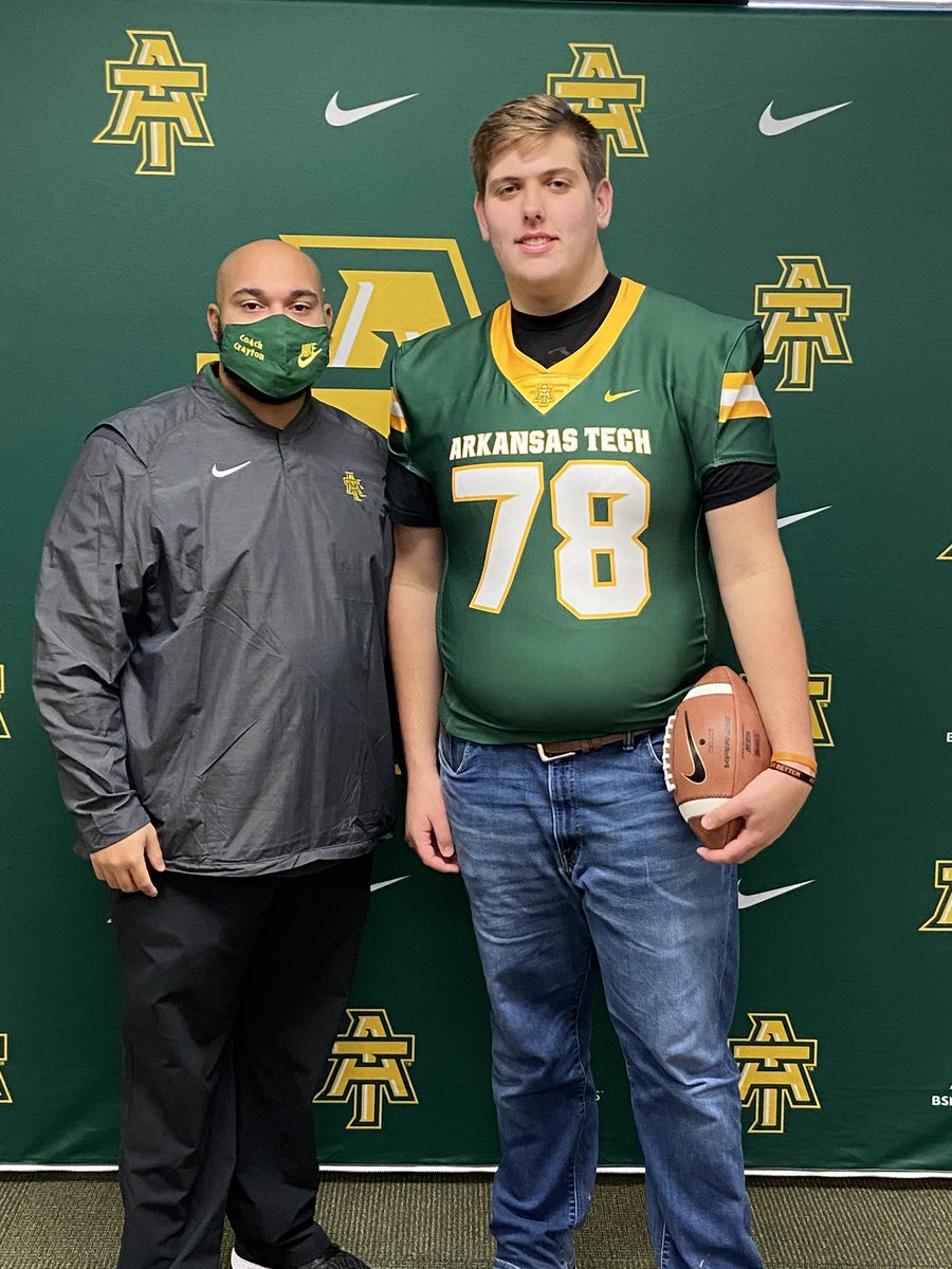 WhittSparks's tweet photo. Had a great visit today @ArkansasTech  thanks @Coach_Crayton https://t.co/X4RBnpWd2v
