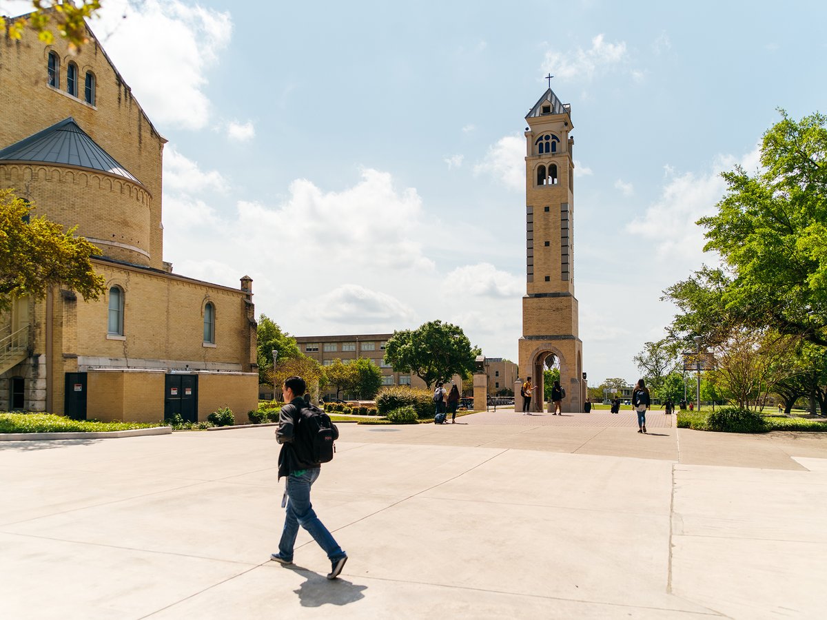 Take a walk around the St. Mary's campus without leaving your couch. Check out the YouVisit virtual experience to see all that #StMU has to offer.  stmarytx.edu/admission/visi…