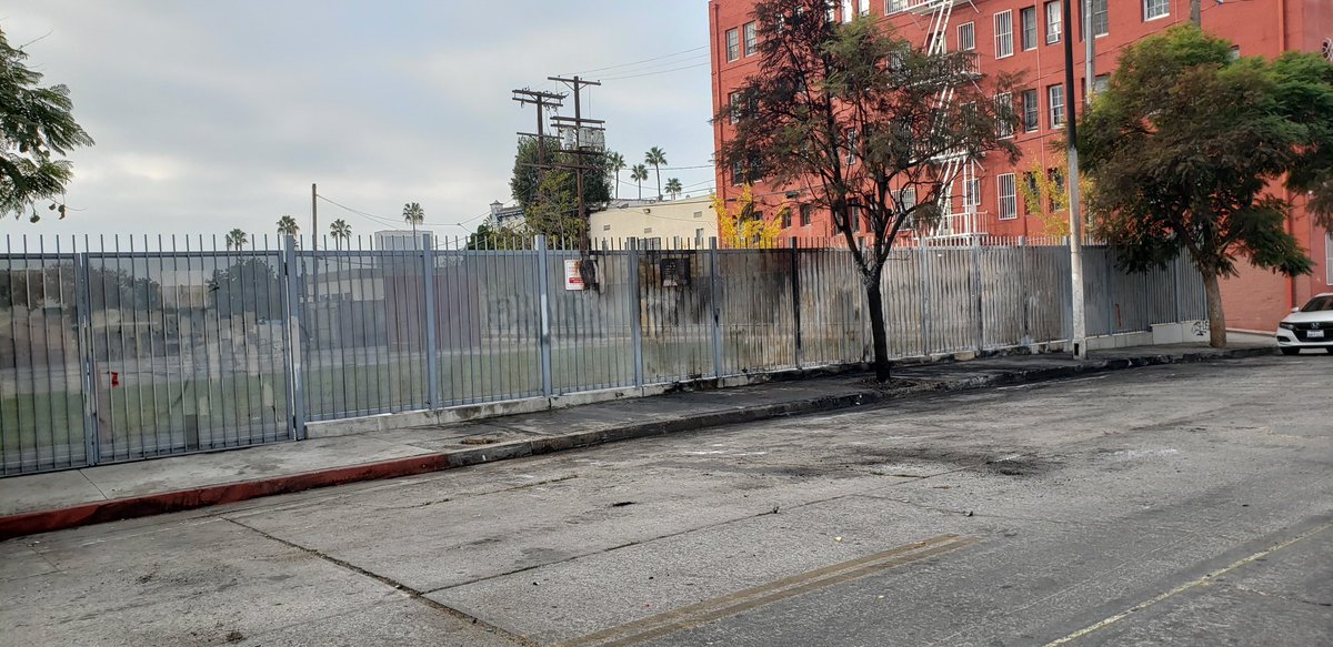 Feels good seeing it clean after..!😌👅🧹🧼🦿🦾 @RissuhSlangs 
@ Council St, LA📍
@ Fernwood Ave, LA📍
Tell me!? What you do today..?!#StaySanitized 🧼 #CleanLA 🧹🧼💦