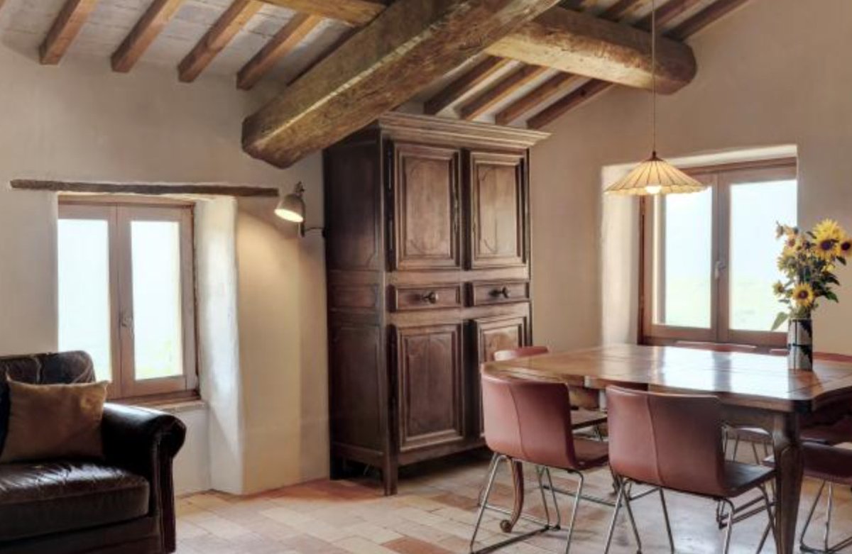 italymagpropert's tweet photo. For sale: If you dream of a home with a view on one of Italy's most enticing destinations, look no further. This large and luxurious farmhouse is perched on a hill overlooking the Basilica of Saint Francis of Assisi, a Unesco heritage site. https://t.co/0CJ7RYoOi3 https://t.co/0LGfgHmBcJ