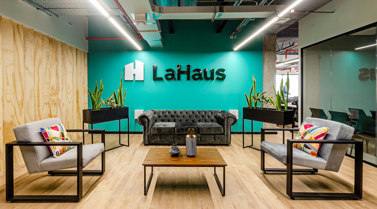 3/  @AcrewCapital &  @LaurenKolodny are investors in  @LaHausCom. She's FANTASTIC. Helped us become Proptech leaders in  & The article doesn't explain how  @Chime's fortunes changed so drastically in 2016The secret: killer combo of Lauren +  @MatthewSNewcomb coming on board 