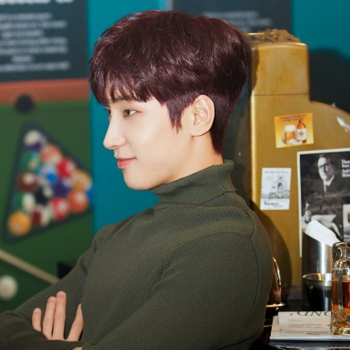shinessvt's tweet photo. Jeon Wonwoo and Hwang in yeop as each other, a thread: https://t.co/YEGIXvH01e