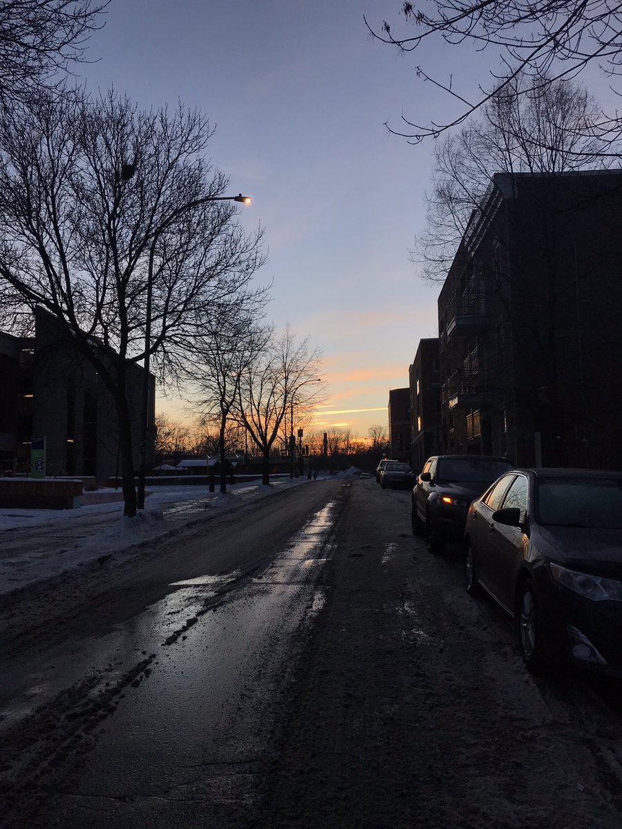 morenoum's tweet photo. Perks of waking up early #upwego #sunrise #beginnings https://t.co/5B2hJy8X1b