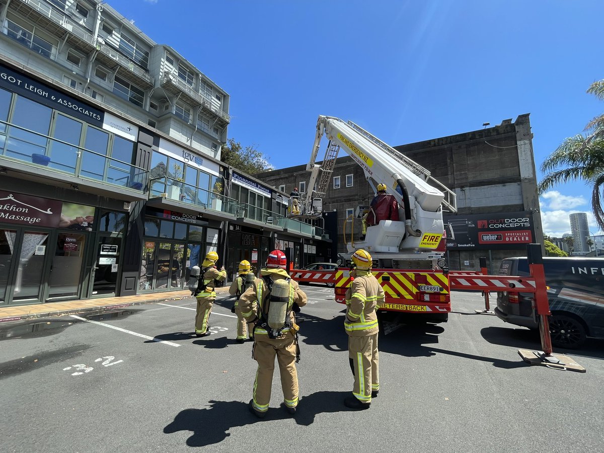 nzgino's tweet photo. The boys had to get the crane out today 📷🤳 @nzgino https://t.co/ka5Gi6QvOy