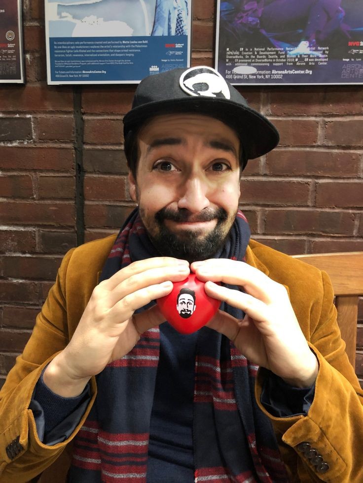 The cutest pics of Lin-Manuel MirandaA thread: