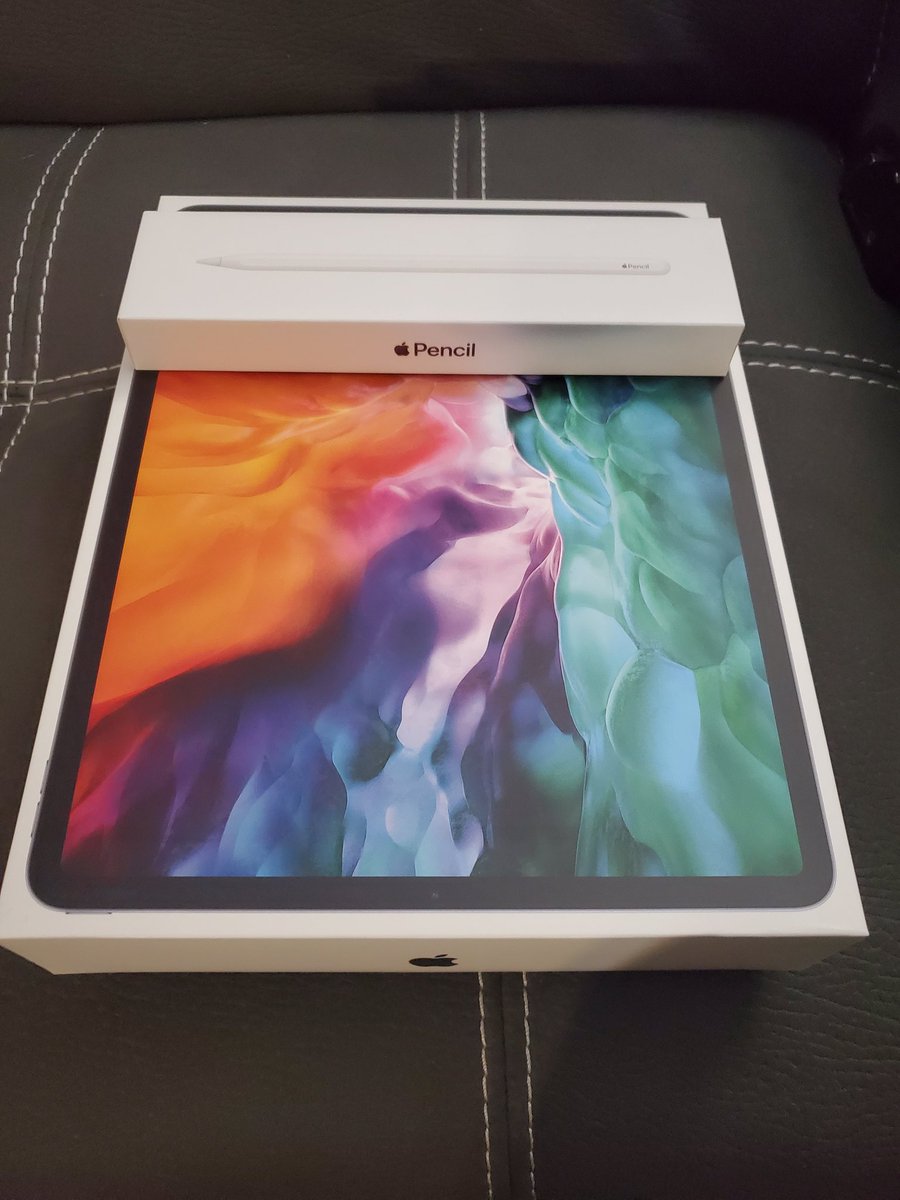 PixelcoGraphics's tweet photo. My bank is crying but my art is happy!
Starting graphic design school! Stay tuned for school updates! 
#ipad #pro #apple #appletax https://t.co/3EyKkiACcE
