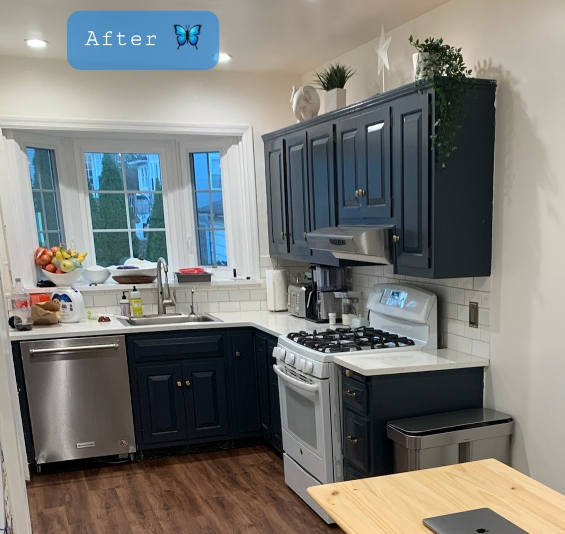 MonarchDesignR1's tweet photo. Paint makes all the difference! 🦋 For a fraction of the cost painted cabinets are a quick easy beautiful alternative to replacing them. And did I mention NO Mess? @Benjamin_Moore #poloblue #kitchenrestoration #oldisnew #kitchencabinets #refinish #paintedcabinets https://t.co/wNn4nLtint