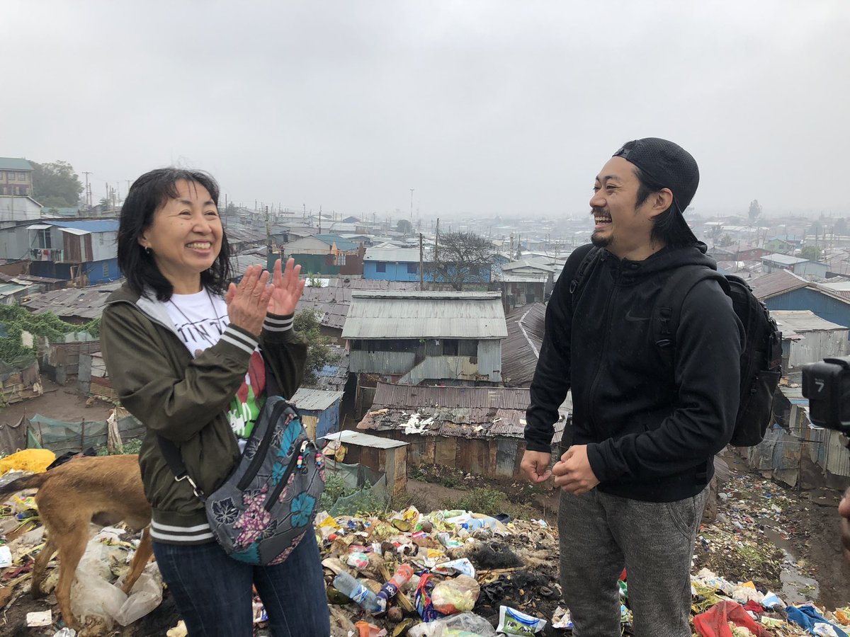 chiakihayakawa0's tweet photo. 昨年9月、コロナ禍と強制撤去で一番辛かった頃、マゴソスクールに炊き出しに駆けつけてくれたチェカTVのユーキさん@YUKI_CHEKA とロドニーさん、オリビアさん。この感謝は一生忘れない。YouTubeを見てマゴソスクールを応援してくださった方々に心から感謝です。ありがとう😭
https://t.co/mcqMvkjPZK https://t.co/8r8wjMnOrg