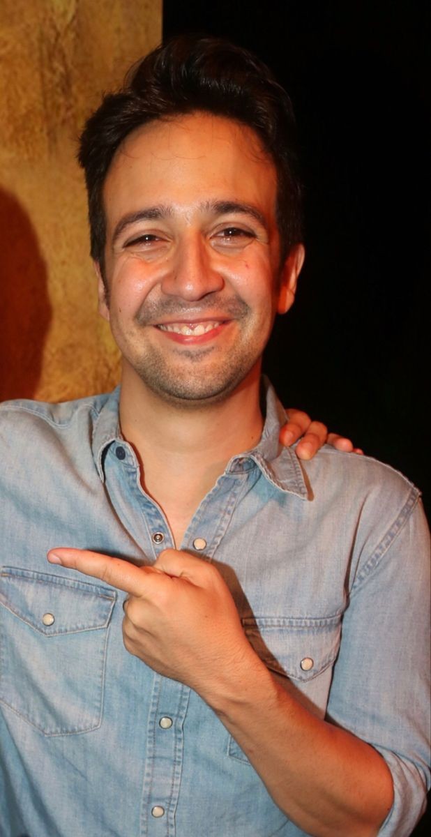 The cutest pics of Lin-Manuel MirandaA thread: