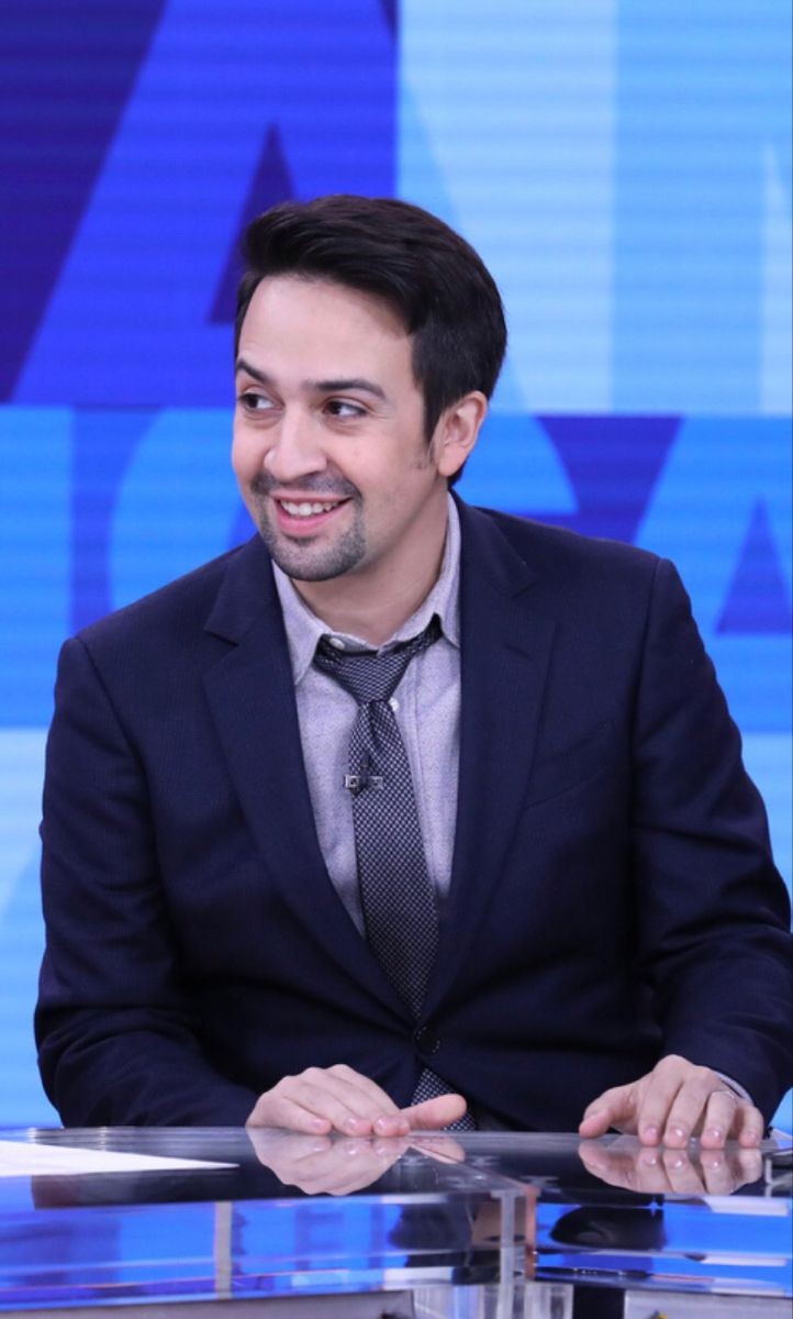 The cutest pics of Lin-Manuel MirandaA thread:
