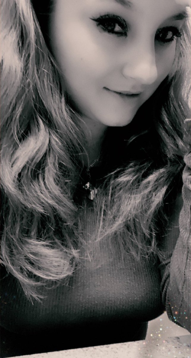 Karoline Kowa (@littlebit1388) on Twitter photo 