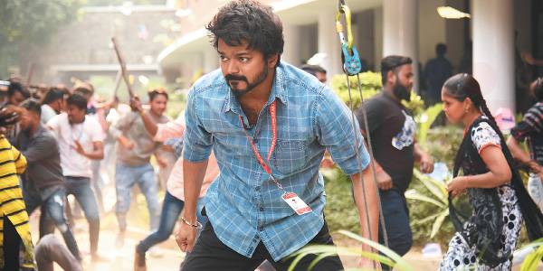 i_amVICKY's tweet photo. Here's the Exclusive new pictures of our #Vaathi 😎 #MasterFilm #MasterPongal https://t.co/hXT91wiLe0