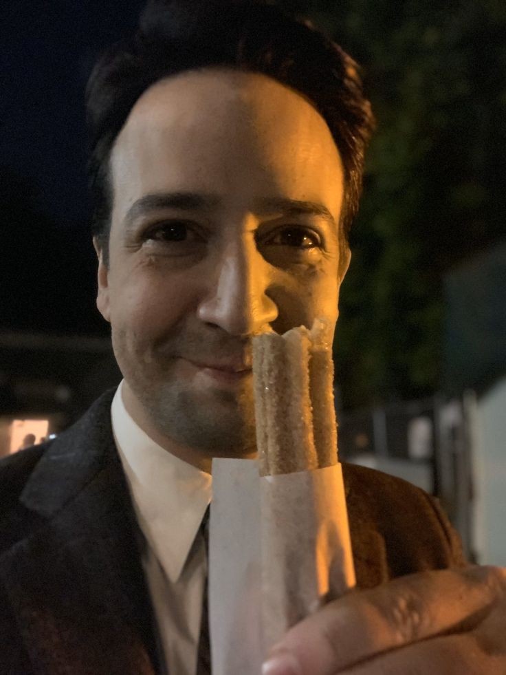 The cutest pics of Lin-Manuel MirandaA thread: