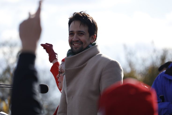 The cutest pics of Lin-Manuel MirandaA thread: