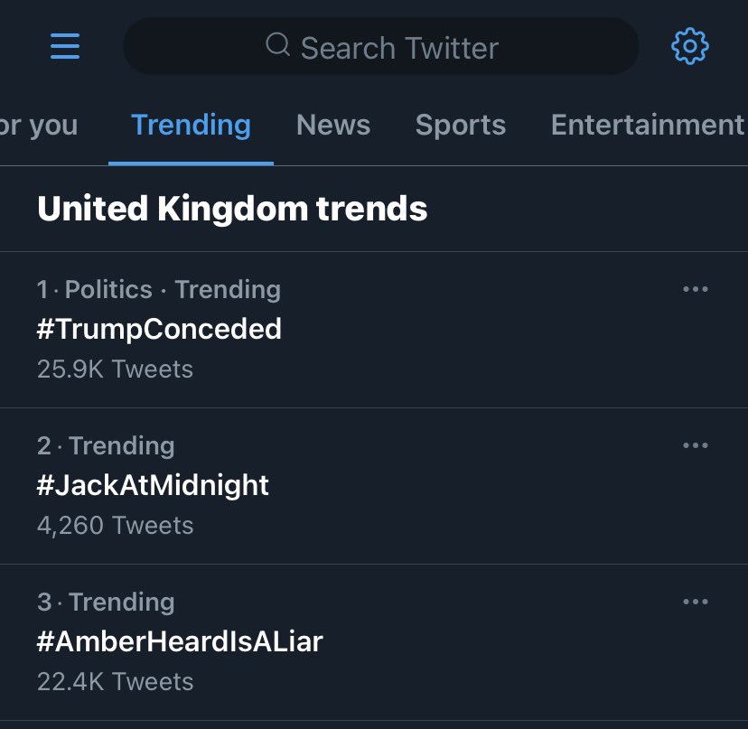averytravers's tweet photo. @adam_waldman Amidst all this craziness, she still manages to trend
#AmberHeardIsALiar https://t.co/EeHBXHqfS9