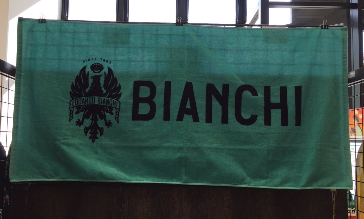 ビアンキファクトリーアウトレット木更津 Di Twitter Bianchi Factory Outlet バスタオル 触り心地 吸水性も抜群の今治産の綿を100 使用したビアンキロゴのバスタオルです バスタオルとしてだけではなく お部屋や車の中に飾ってみてもステキです ビアンキ