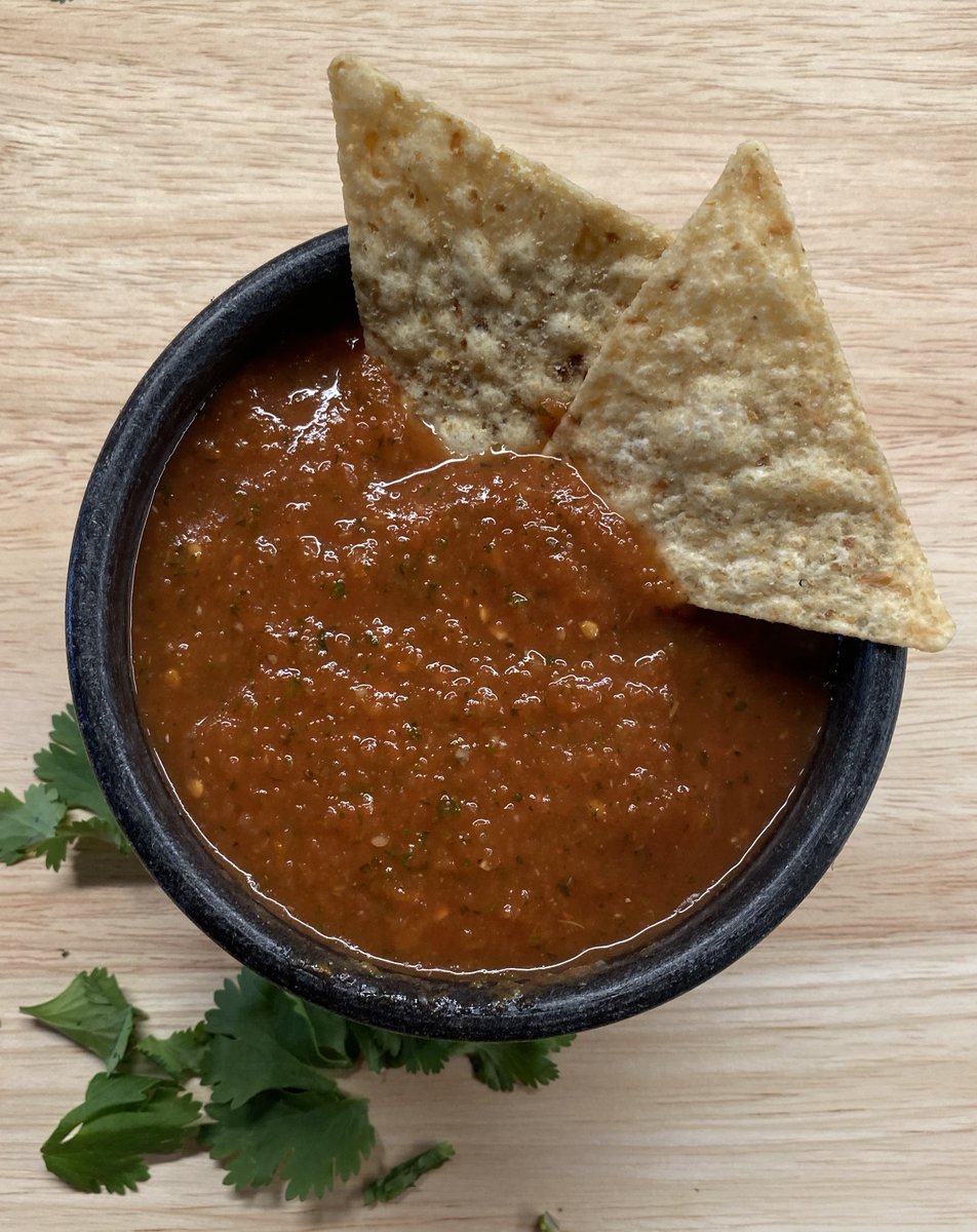 ScissortailChef's tweet photo. You can make the “Blistered Green Chili Pepper” version if you like it hot.  You can also go with the “Roasted Green Chili Pepper” version if you are looking for something milder. #salsa #greenchili #roasted #habanero #tomato #poblano #serrano #jalapeno

https://t.co/HQyowhXX24 https://t.co/lu5hMn3FMg