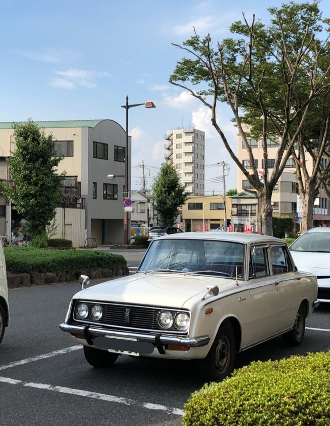 駄菓子屋いながき 駄菓子屋文化の保存活動中 知人がトヨペットコロナを手放すそうで 70万円とのこと 昨日現車見たんですけど 塗装もきれいだし状態がいいので 余裕あれば自分が買いたいくらいでした 笑 興味ある方は繋げますのでご連絡ください