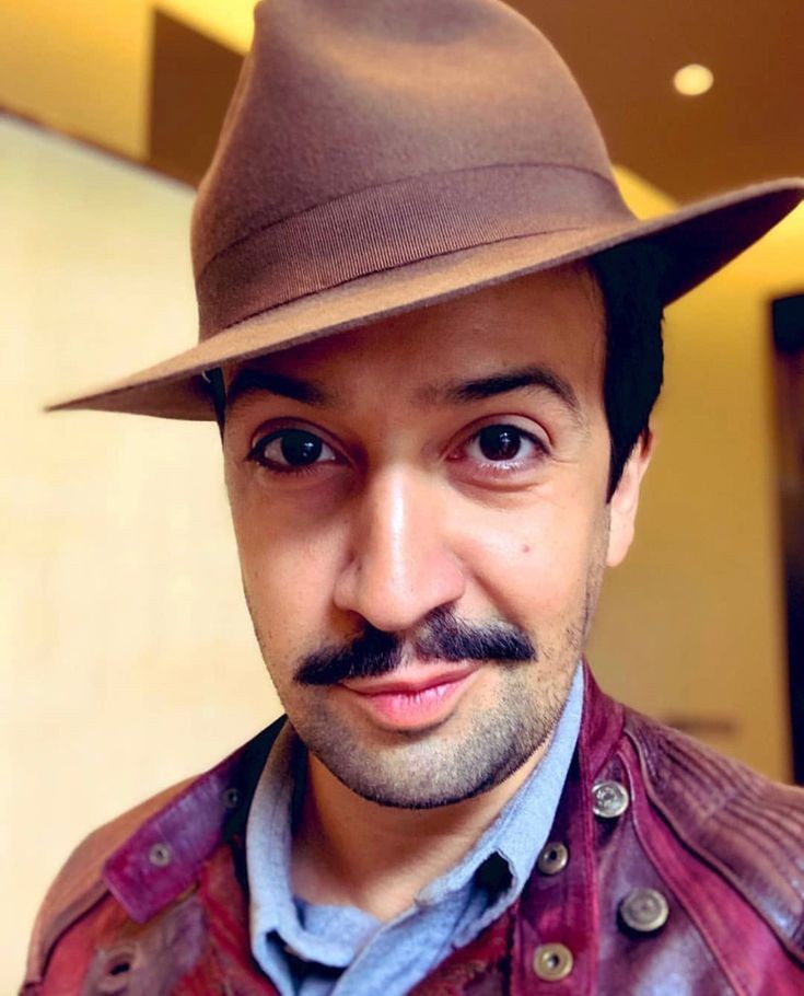 The cutest pics of Lin-Manuel MirandaA thread: