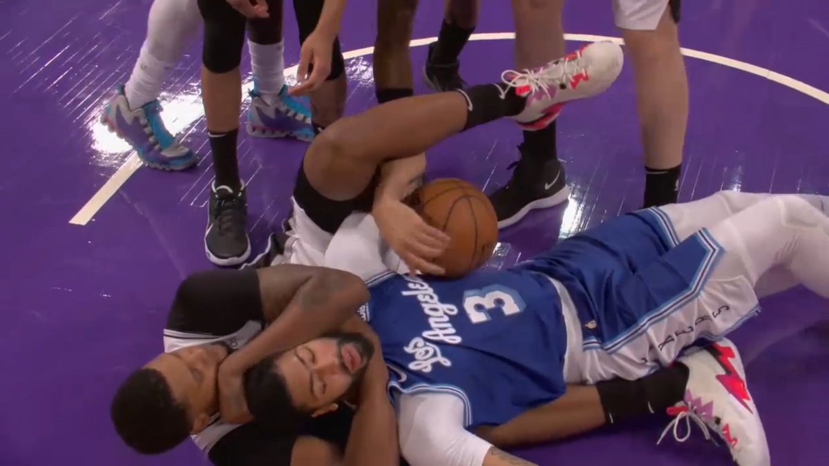 NBAMemes's tweet photo. This is seriously the only way to STOP the Lakers from being back-to-back champs 😂 https://t.co/87R1nE3sck